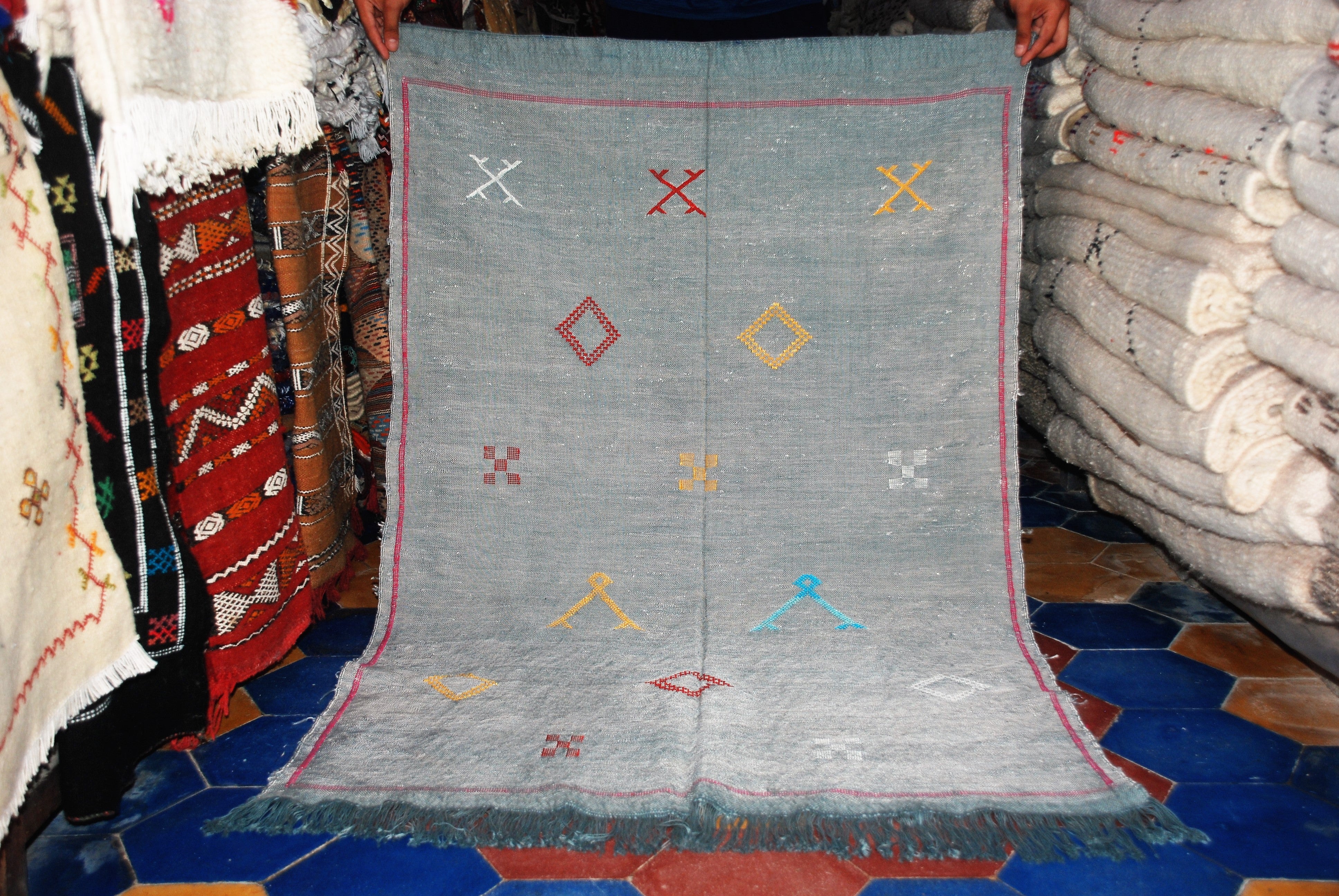 Morocco rug Faded Gray sabra Rug Vintage sabra Rug Berber Moroccan handmade boho style 148 X 84 Cm (58 X 33 inches)