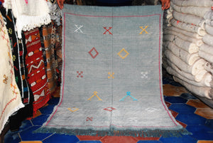 Morocco rug Faded Gray sabra Rug Vintage sabra Rug Berber Moroccan handmade boho style 148 X 84 Cm (58 X 33 inches)
